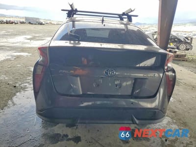 Zdjęcie 6 z 12 samochodu: 2018 TOYOTA PRIUS THREE TOURING VIN:JTDKARFU0J3553994 - miniatura