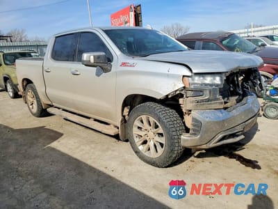 Czwarte zdjęcie samochodu z boku: 2020 CHEVROLET SILVERADO K1500 LTZ VIN:3GCUYGED3LG452345 - miniatura