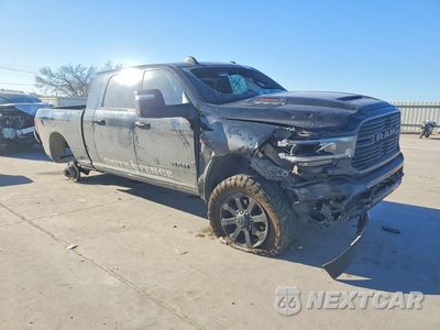 Czwarte zdjęcie samochodu z boku: 2024 RAM 2500 LARAMIE VIN:3C6UR5NL3RG258925 - miniatura