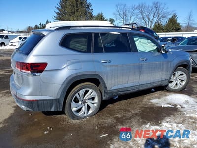 Trzecie zdjęcie samochodu z tyłu: 2022 VOLKSWAGEN ATLAS SE VIN:1V2KR2CA9NC530342 - miniatura