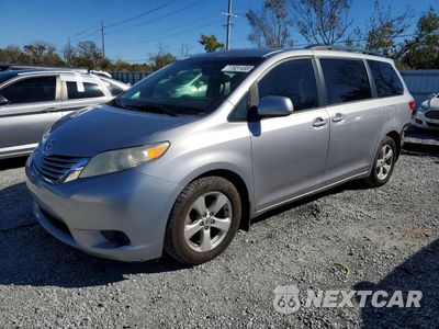 2017 TOYOTA SIENNA LE 5TDKZ3DC8HS776308 - główne zdjęcie licytacji z USA - miniatura