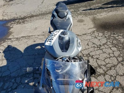 Piąte zdjęcie samochodu w środku: 2025 KAWASAKI ZX636 K VIN:JKBZXJK13SA011396 - miniatura