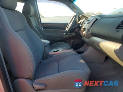 Zdjęcie 7 z 12 samochodu: 2005 TOYOTA TACOMA ACCESS CAB VIN:5TEUU42N55Z125220 - miniatura