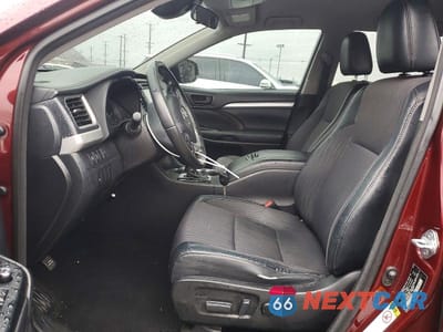 Zdjęcie 7 z 13 samochodu: 2017 TOYOTA HIGHLANDER LE VIN:5TDZZRFH5HS221651 - miniatura