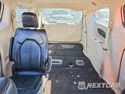 Zdjęcie 10 z 12 samochodu: 2020 CHRYSLER VOYAGER LXI VIN:2C4RC1DG2LR172570 - miniatura