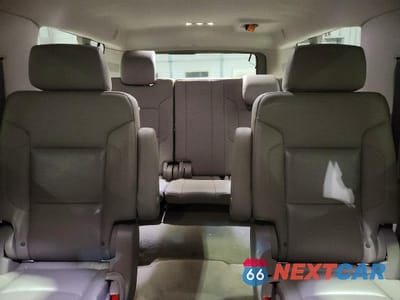 Zdjęcie 10 z 14 samochodu: 2017 CHEVROLET SUBURBAN K1500 PREMIER VIN:1GNSKJKC0HR327898 - miniatura