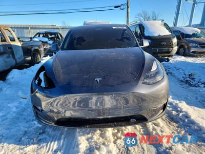 Piąte zdjęcie samochodu w środku: 2021 TESLA MODEL Y VIN:5YJYGDEF8MF230444 - miniatura