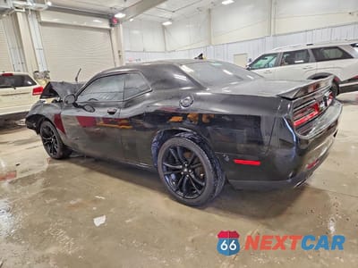Drugie zdjęcie samochodu z przodu: 2018 DODGE CHALLENGER SXT VIN:2C3CDZAG4JH218798 - miniatura