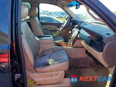 Zdjęcie 7 z 13 samochodu: 2013 CHEVROLET SUBURBAN K1500 LTZ VIN:1GNSKKE71DR255222 - miniatura