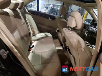 Zdjęcie 10 z 12 samochodu: 2010 MERCEDES-BENZ C 300 VIN:WDDGF5EB2AR107011 - miniatura