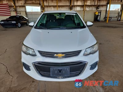 Piąte zdjęcie samochodu w środku: 2017 CHEVROLET SONIC LT VIN:1G1JD5SH6H4124389 - miniatura