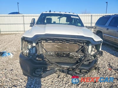 Piąte zdjęcie samochodu w środku: 2024 RAM 2500 TRADESMAN VIN:3C6UR5HL1RG282698 - miniatura