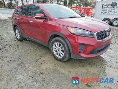 Czwarte zdjęcie samochodu z boku: 2019 KIA SORENTO LX VIN:5XYPG4A39KG468395 - miniatura