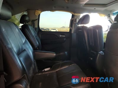 Zdjęcie 10 z 14 samochodu: 2007 CHEVROLET SUBURBAN C1500 VIN:3GNFC16J07G195344 - miniatura