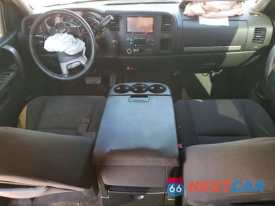 Zdjęcie 8 z 13 samochodu: 2013 GMC SIERRA K2500 SLE VIN:1GT120C88DF163000 - miniatura