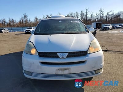 Piąte zdjęcie samochodu w środku: 2005 TOYOTA SIENNA VIN:5TDBA22C15S053190 - miniatura
