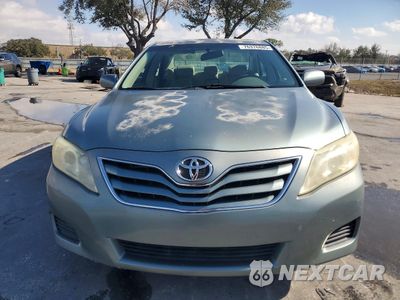 Piąte zdjęcie samochodu w środku: 2011 TOYOTA CAMRY BASE VIN:4T1BF3EK2BU748341 - miniatura