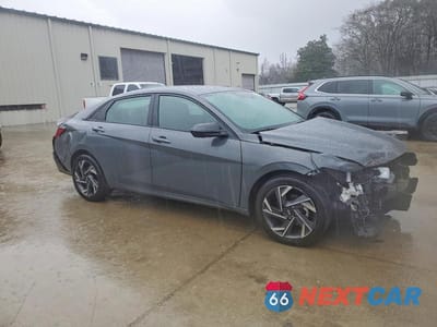 Czwarte zdjęcie samochodu z boku: 2025 HYUNDAI ELANTRA SEL SPORT VIN:KMHLM4DG5SU933061 - miniatura