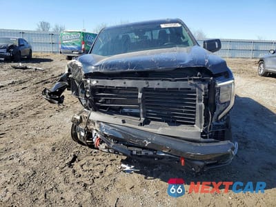 Piąte zdjęcie samochodu w środku: 2025 GMC SIERRA K1500 AT4 VIN:3GTUUEE86SG319810 - miniatura