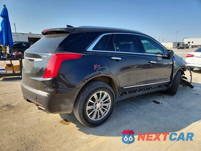 Trzecie zdjęcie samochodu z tyłu: 2019 CADILLAC XT5 LUXURY VIN:1GYKNCRS9KZ107668 - miniatura