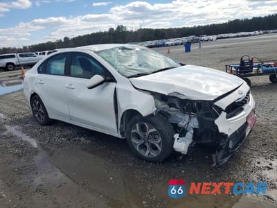 Czwarte zdjęcie samochodu z boku: 2021 KIA FORTE FE VIN:3KPF24AD7ME346122 - miniatura