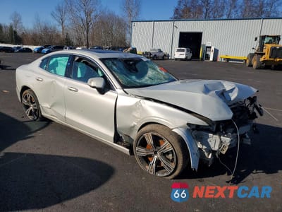 Czwarte zdjęcie samochodu z boku: 2019 VOLVO S60 T5 INSCRIPTION VIN:7JR102FL2KG016861 - miniatura