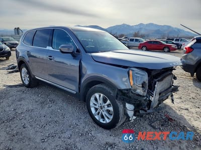 Czwarte zdjęcie samochodu z boku: 2020 KIA TELLURIDE LX VIN:5XYP2DHC8LG070360 - miniatura