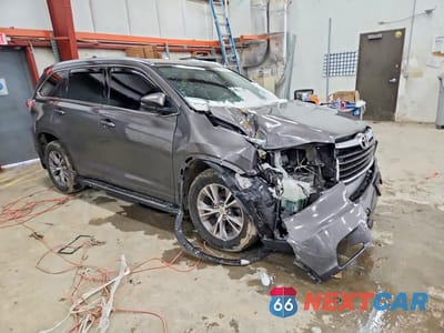 Czwarte zdjęcie samochodu z boku: 2015 TOYOTA HIGHLANDER XLE VIN:5TDJKRFH5FS124965 - miniatura