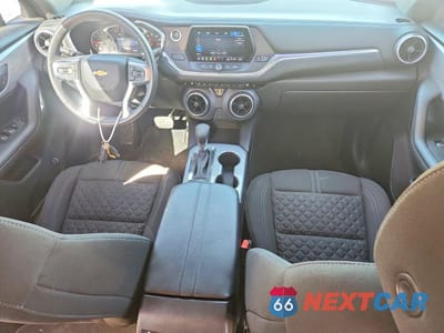 Zdjęcie 8 z 12 samochodu: 2021 CHEVROLET BLAZER 2LT VIN:3GNKBCRSXMS577438 - miniatura