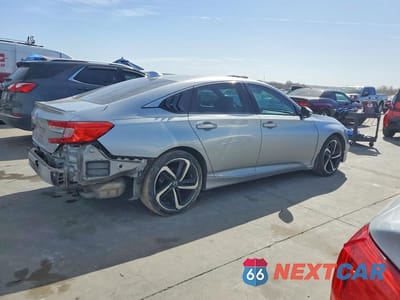 Trzecie zdjęcie samochodu z tyłu: 2018 HONDA ACCORD SPORT VIN:1HGCV1F3XJA148918 - miniatura