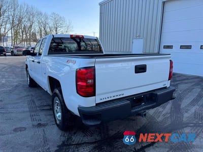 Drugie zdjęcie samochodu z przodu: 2019 CHEVROLET SILVERADO LD K1500 BASE/LS VIN:2GCVKNEC6K1223067 - miniatura