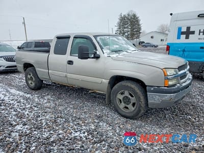 Czwarte zdjęcie samochodu z boku: 2004 CHEVROLET SILVERADO K1500 VIN:1GCEK19T44Z155123 - miniatura
