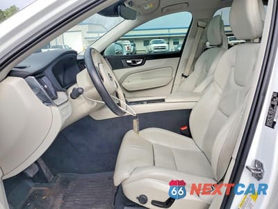 Zdjęcie 7 z 12 samochodu: 2018 VOLVO XC60 T6 VIN:LYVA22RL9JB087716 - miniatura