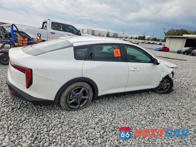Trzecie zdjęcie samochodu z tyłu: 2025 KIA K4 LXS VIN:3KPFT4DE5SE182822 - miniatura