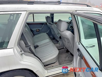 Zdjęcie 6 z 10 samochodu: 1995 MERCEDES-BENZ E 320 VIN:WDBEA92E2SF296279 - miniatura