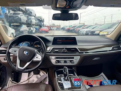 Zdjęcie 9 z 10 samochodu: 2018 BMW 740 XI VIN:WBA7E4C54JGV23896 - miniatura