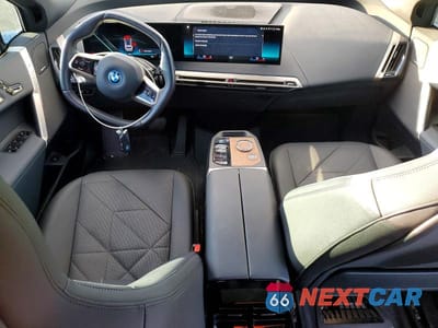 Zdjęcie 8 z 14 samochodu: 2023 BMW IX XDRIVE50 VIN:WB523CF00PCM75953 - miniatura