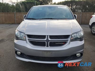 Piąte zdjęcie samochodu w środku: 2019 DODGE GRAND CARAVAN GT VIN:2C4RDGEG2KR521269 - miniatura