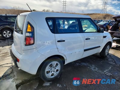 Trzecie zdjęcie samochodu z tyłu: 2011 KIA SOUL BASE VIN:KNDJT2A16B7267281 - miniatura