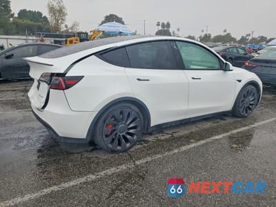 Trzecie zdjęcie samochodu z tyłu: 2021 TESLA MODEL Y VIN:5YJYGDEF9MF277949 - miniatura