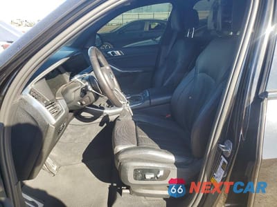 Zdjęcie 7 z 12 samochodu: 2021 BMW X5 M50I VIN:5UXJU4C03M9E57092 - miniatura