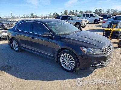 Czwarte zdjęcie samochodu z boku: 2017 VOLKSWAGEN PASSAT SE VIN:1VWBT7A37HC017077 - miniatura