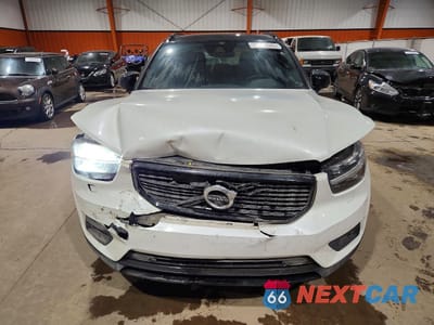 Piąte zdjęcie samochodu w środku: 2020 VOLVO TRUCK/VAN XC40 R-DESIGN T5 4DR VIN:YV4162UM3L2222551 - miniatura