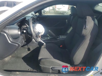 Zdjęcie 7 z 12 samochodu: 2023 TOYOTA GR 86 VIN:JF1ZNBC15P8762752 - miniatura