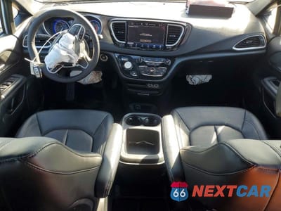 Zdjęcie 8 z 13 samochodu: 2025 CHRYSLER VOYAGER VIN:2C4RC1CG6SR533640 - miniatura