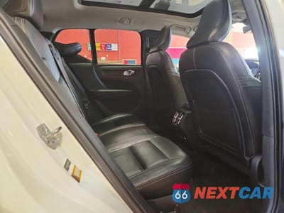 Zdjęcie 10 z 11 samochodu: 2021 VOLVO XC40 T5 MOMENTUM VIN:YV4162UK2M2403821 - miniatura