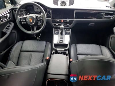 Zdjęcie 8 z 14 samochodu: 2025 PORSCHE MACAN S VIN:WP1AG2A51SLB42010 - miniatura