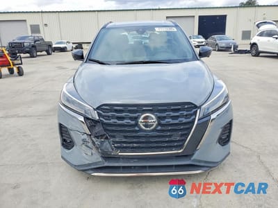 Piąte zdjęcie samochodu w środku: 2021 NISSAN KICKS SR VIN:3N1CP5DV7ML548648 - miniatura