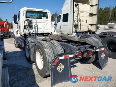 Trzecie zdjęcie samochodu z tyłu: 2020 INTERNATIONAL LT625 SEMI TRUCK VIN:3HCDZAPR1LL402234 - miniatura