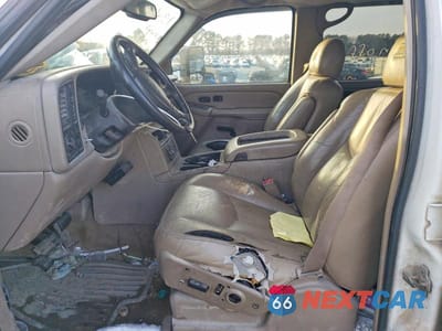 Zdjęcie 7 z 11 samochodu: 2004 CHEVROLET SILVERADO K3500 VIN:1GCJK33264F180620 - miniatura